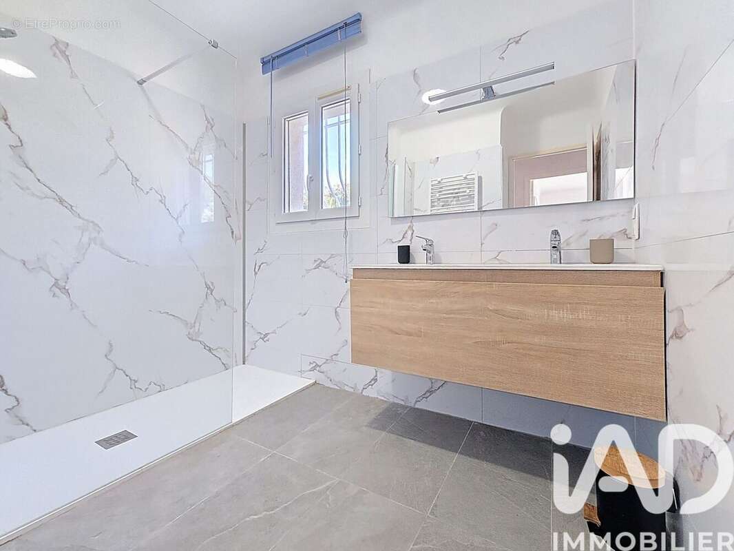 Photo 9 - Maison à ROQUEBRUNE-SUR-ARGENS
