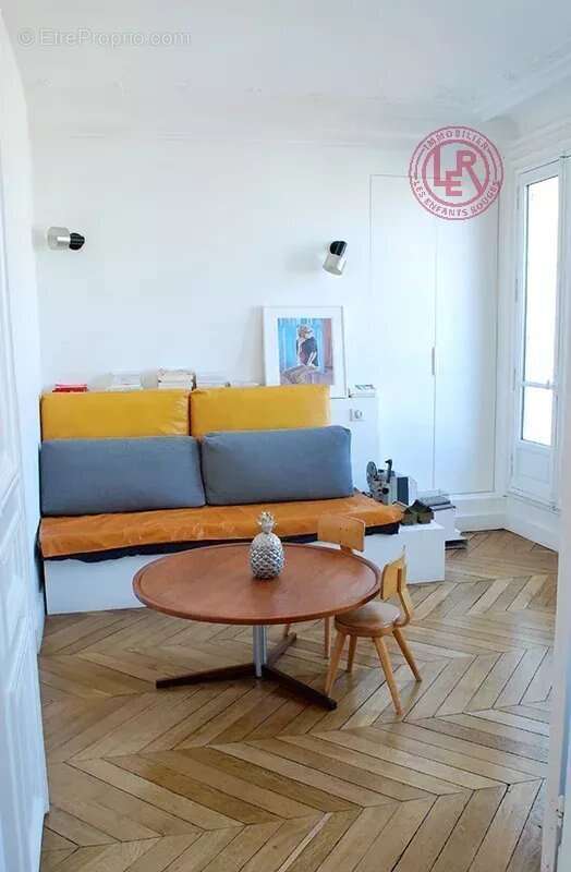Appartement à PARIS-3E