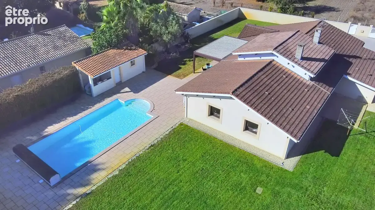 Maison familiale 6 pièces  218 m² Saint-Médard-en-Jalles - photo 2