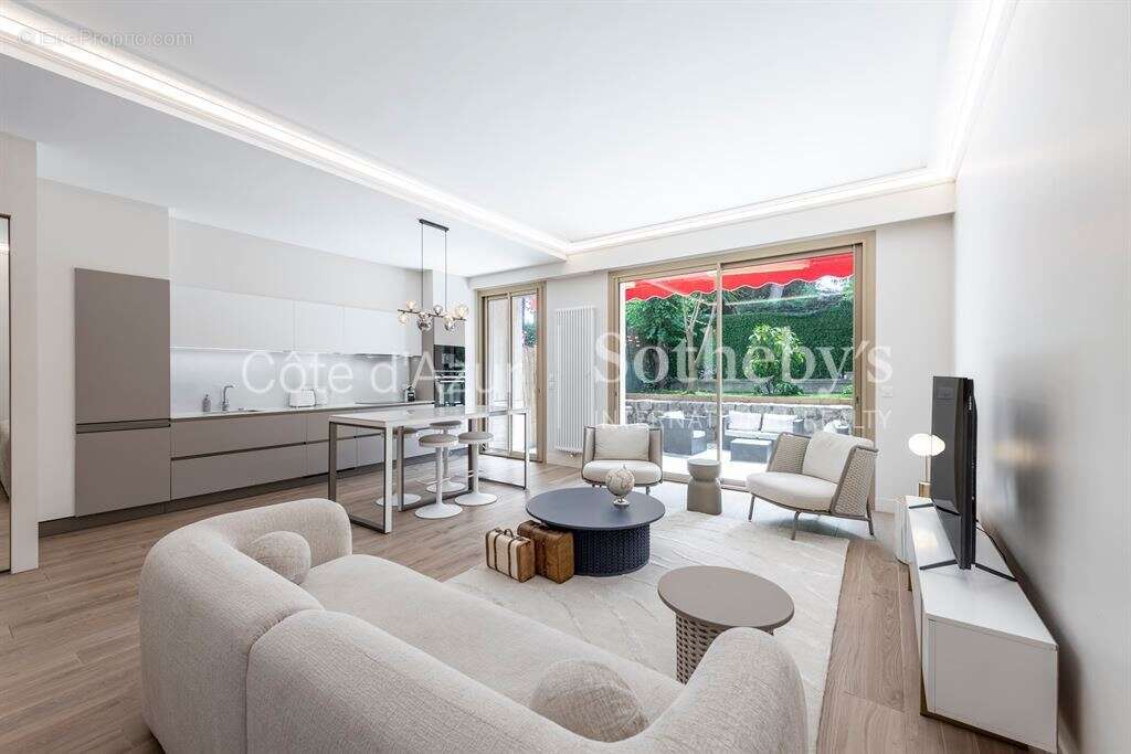 Nice, Le Port : Appartement 86 m² avec jardin privatif - Boulevard Franck Pilatte - photo 4