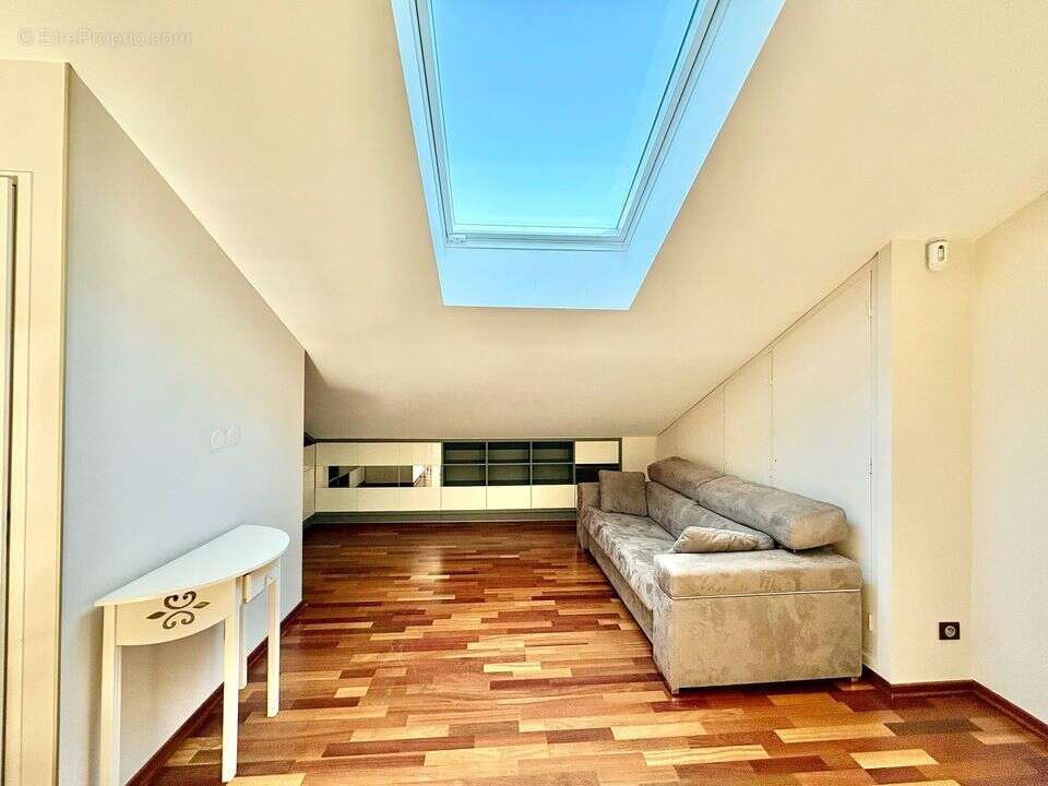 Maison à LA ROCHE-SUR-FORON
