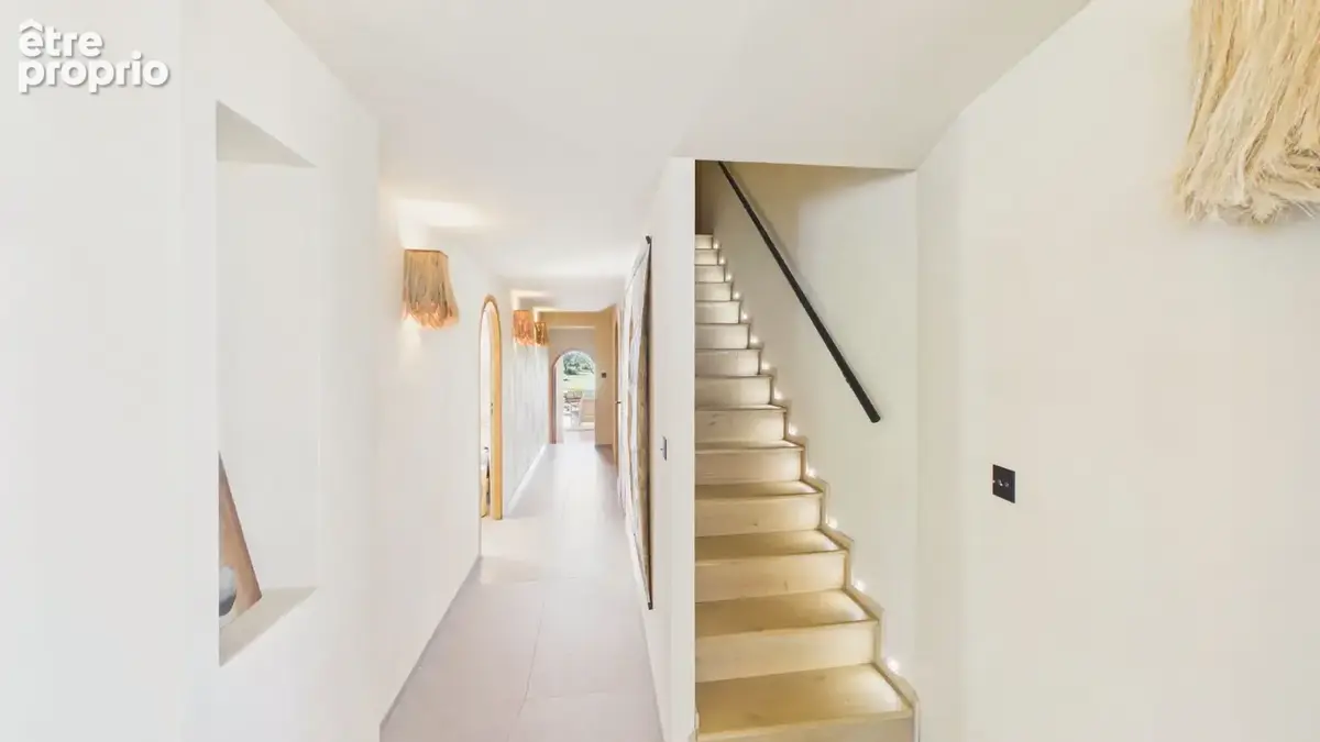 Eygalières , L' oliveraie d'Eygalières , domaine contemporain d'environ 635 m² sur près de 2 hectares avec vue Alpilles, piscine - photo 10