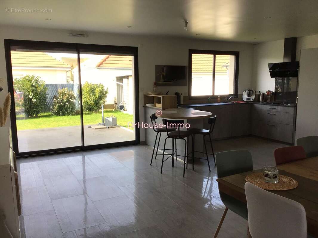 Maison 140 m² à Breviandes  - photo 6