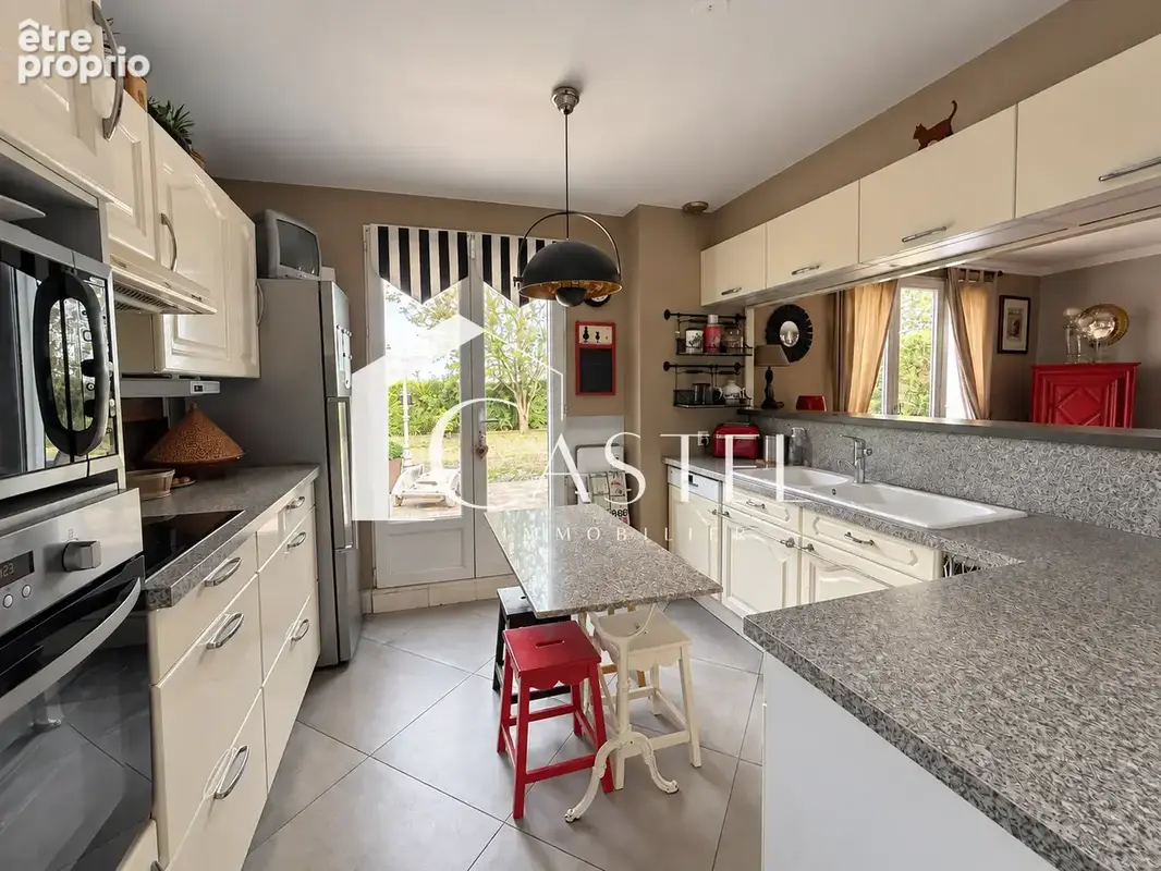Maison familiale avec suite parentale   4 chambres   Terrasse et jardin sans vis-à-vis - photo 6