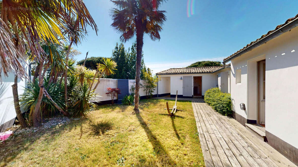 Maison à LES PORTES-EN-RE