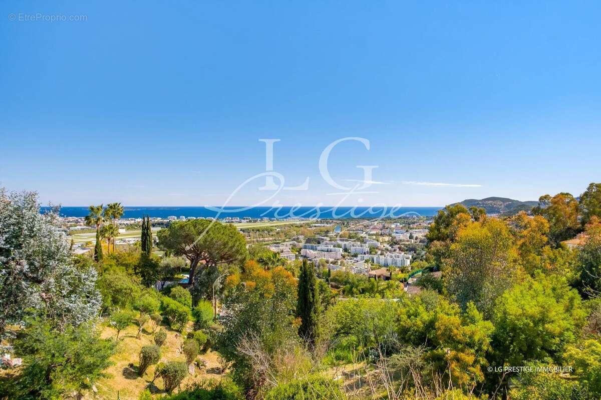 Maison à MANDELIEU-LA-NAPOULE