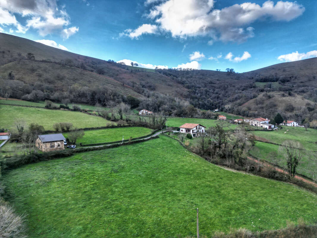 Terrain à SAINT-PALAIS