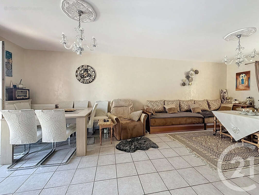 Maison à NEUILLY-LES-DIJON