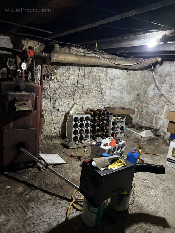 Maison à AMBRIERES-LES-VALLEES