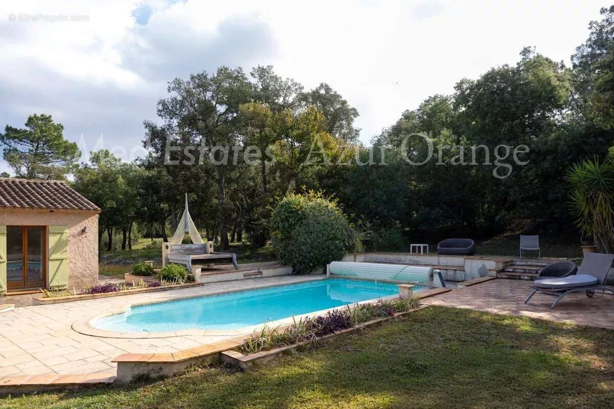 Maison à PLAN-DE-LA-TOUR