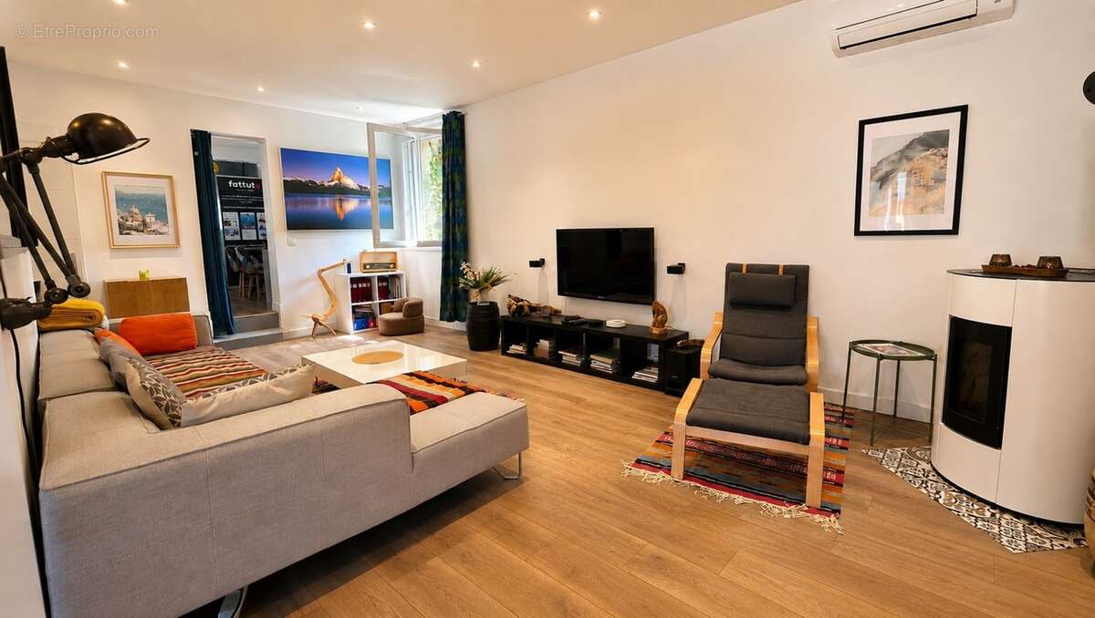 Appartement LOFT à vendre 4 pièces CLUSES (74) - photo 3