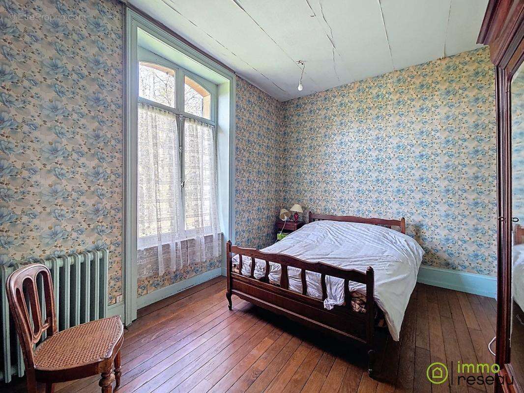 Maison à POURU-SAINT-REMY