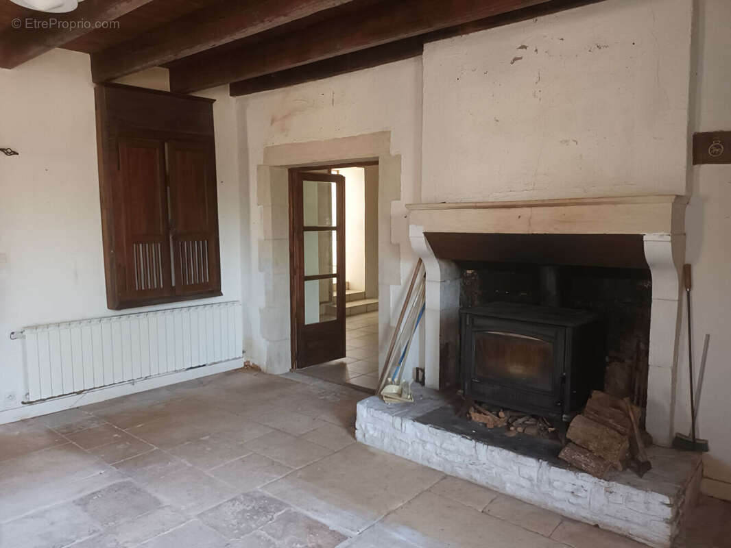 Maison à CHAMPAGNE-LE-SEC