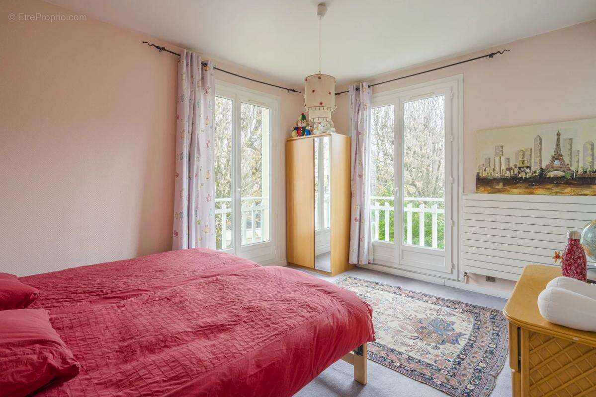 Maison à SAINT-MAUR-DES-FOSSES