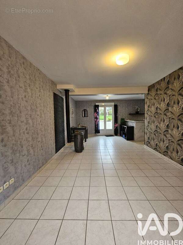 Photo 2 - Maison à CRECY-LA-CHAPELLE