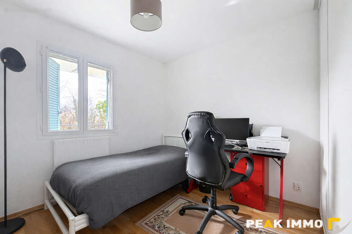 Appartement à BONNE