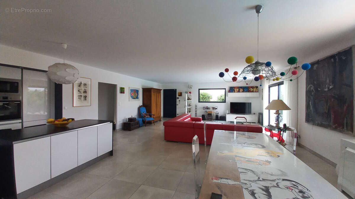 Maison à NISSAN-LEZ-ENSERUNE