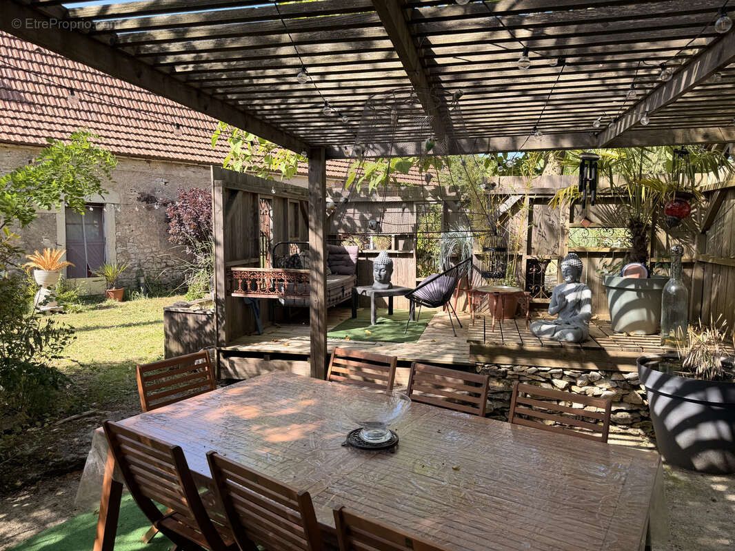 Maison à SAINT-CHELS