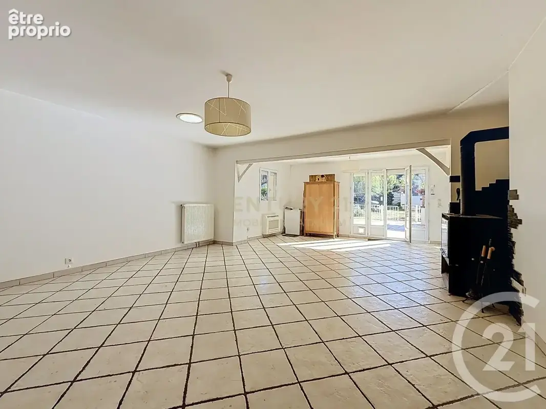 Maison 8 pièces 253 m² à vendre à Bourgoin-Jallieu (38300) - photo 5