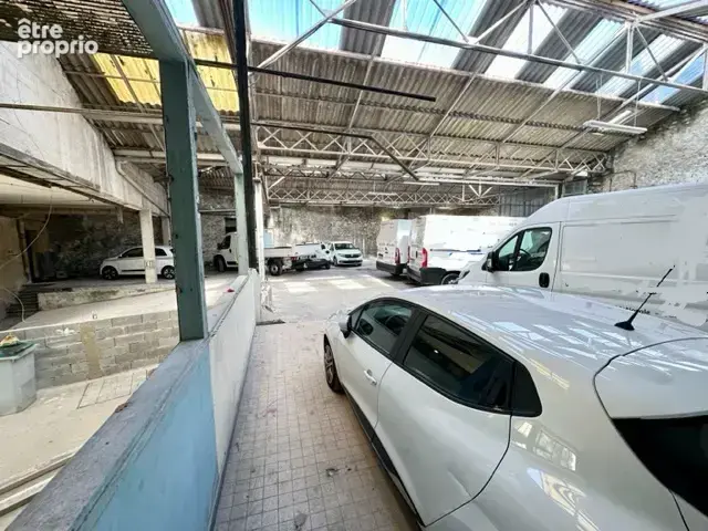 Hangar d'environ 600 m2 avec bonne clarté divisible en deux - photo 3