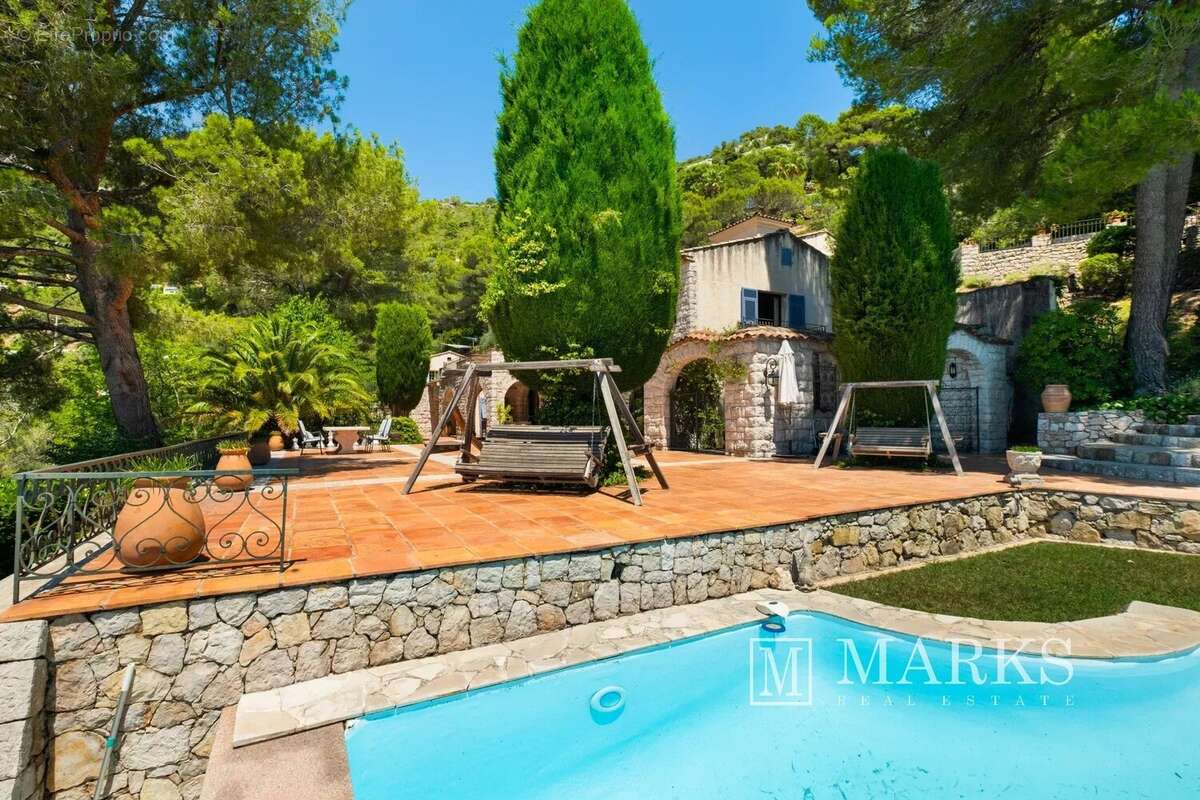Maison à EZE