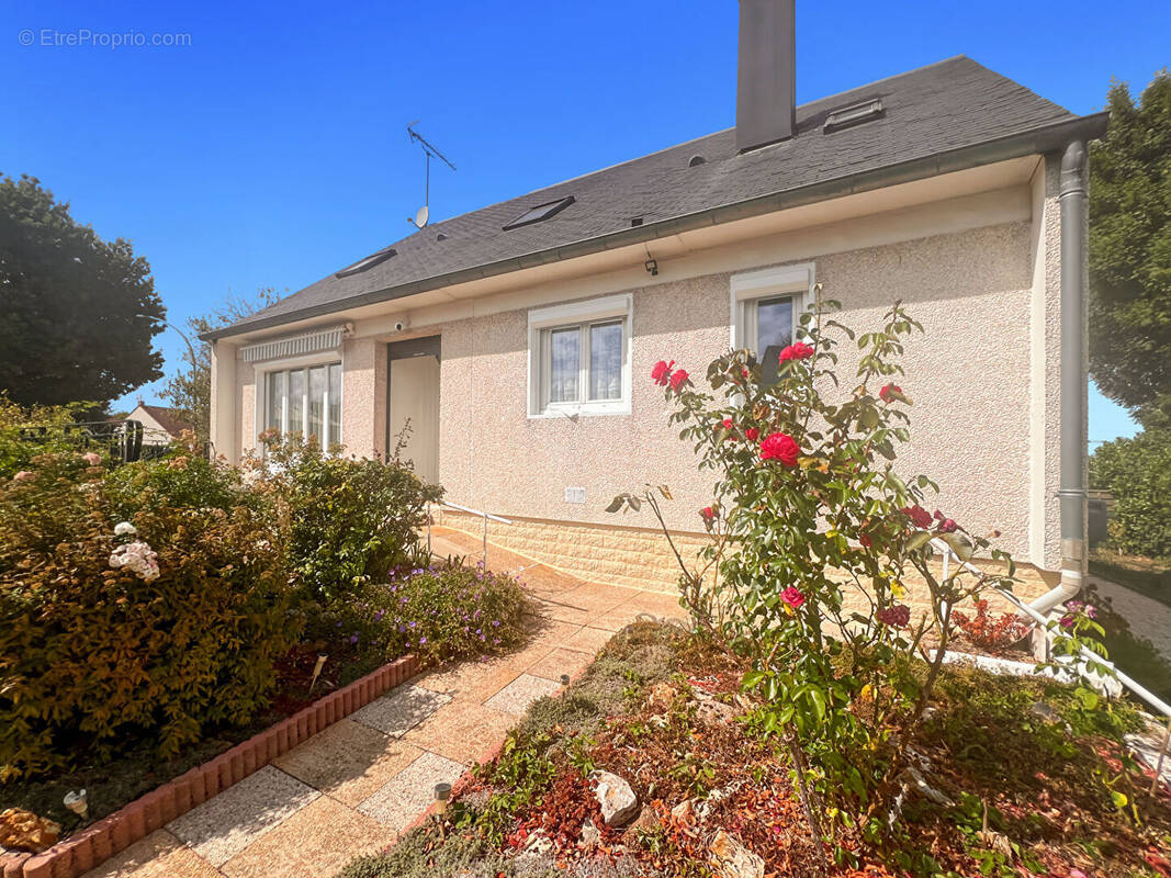 Maison à DAMMARIE-LES-LYS