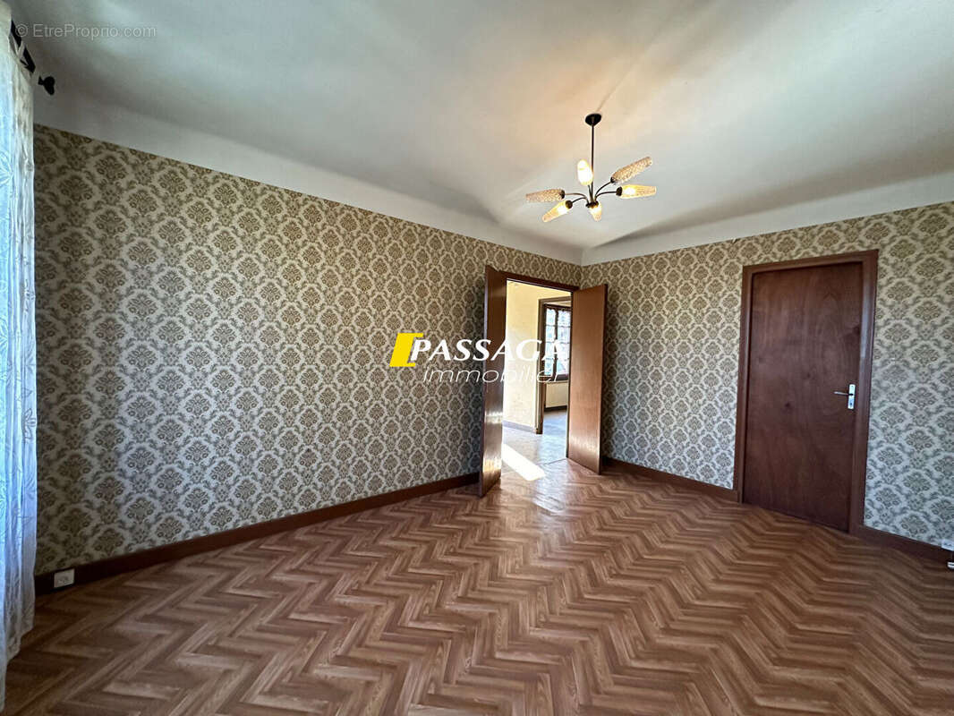 Maison à SAINT-CHRISTOPHE-VALLON