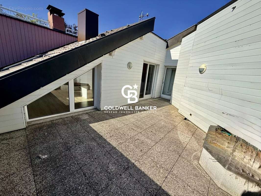 Magnifique attique en duplex dans une jolie copro d'Ambilly 74100 - photo 16