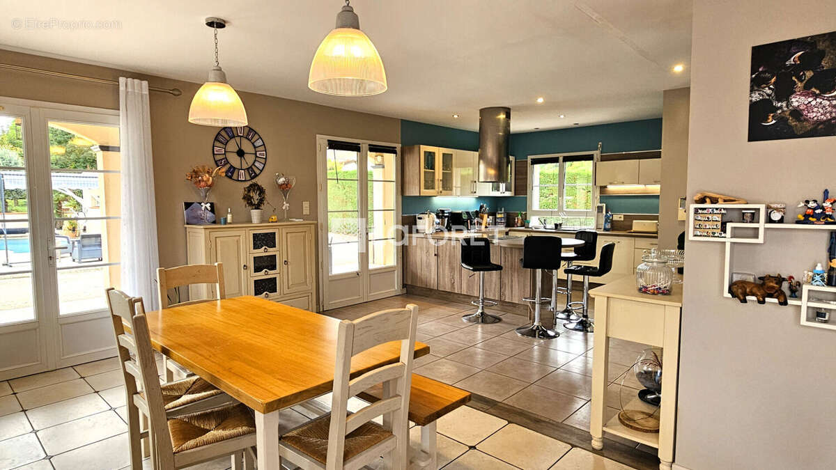 Maison à VIC-FEZENSAC