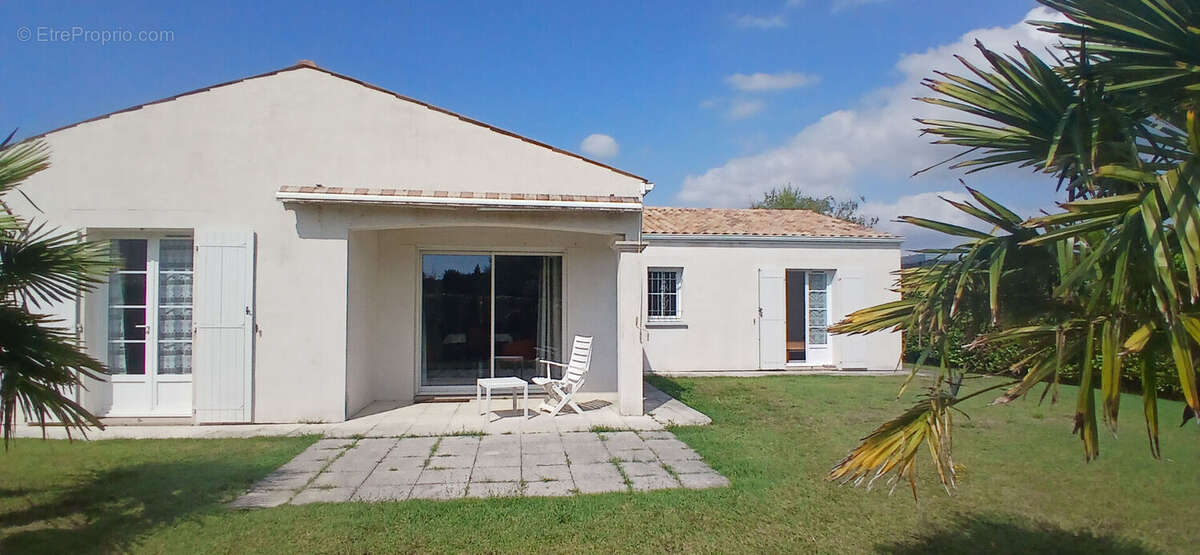 PLAIN PIED  122 m² et garage - Saint Sulpice De Royan 5 pièce(s) sur  679m² - photo 14