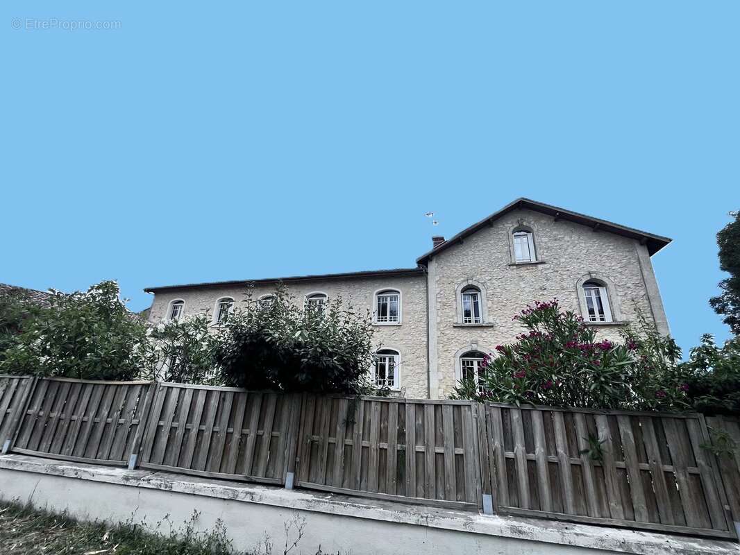 Maison à GAGEAC-ET-ROUILLAC