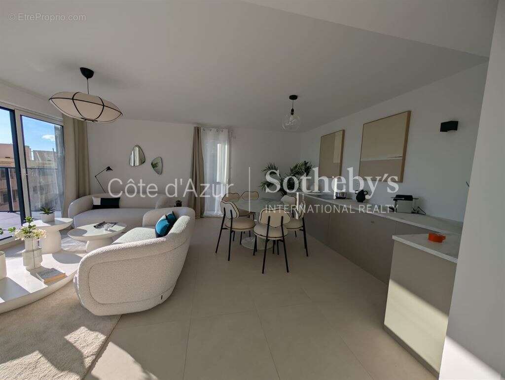 Appartement à CAP-D'AIL