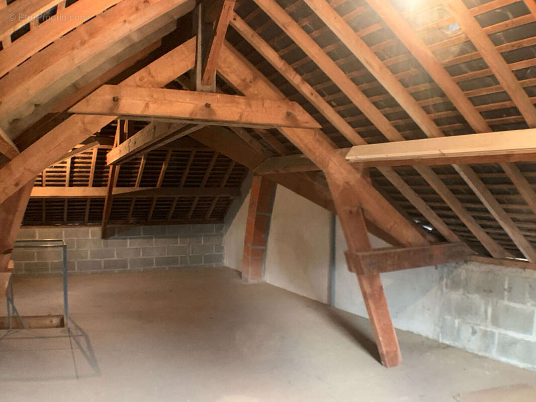 Maison à AMBRIERES-LES-VALLEES