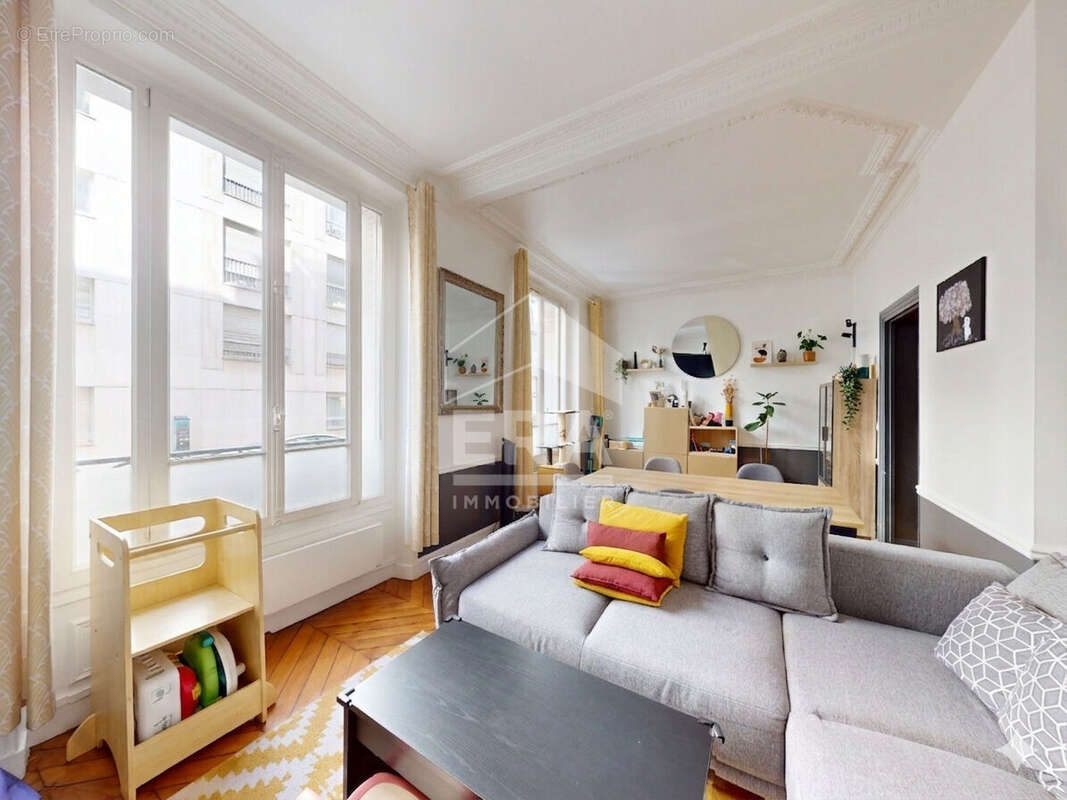 Appartement à PARIS-15E