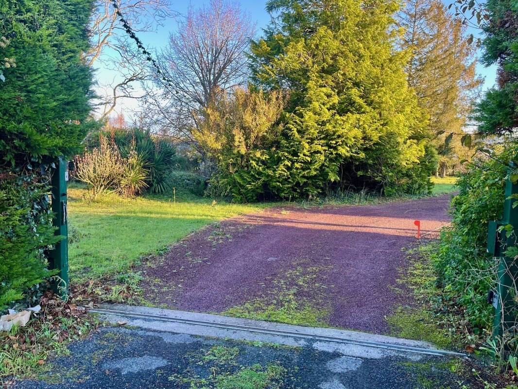 Terrain à COMMEQUIERS