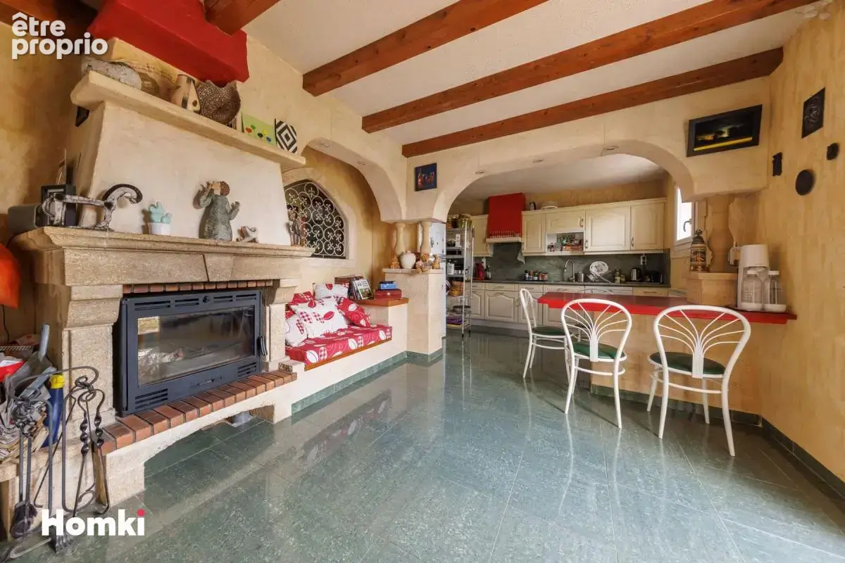Vue imprenable, aucun vis-à-vis et plain-pied : une maison rare à Billom - photo 7