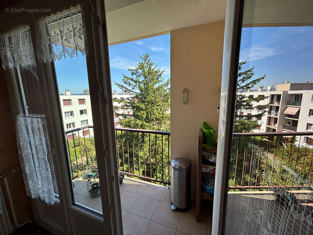 Appartement à PONT-DE-CHERUY