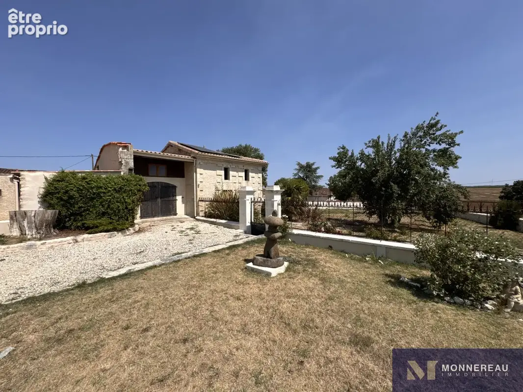Demeure en pierre renovee avec piscine, jardin et annexe - photo 20