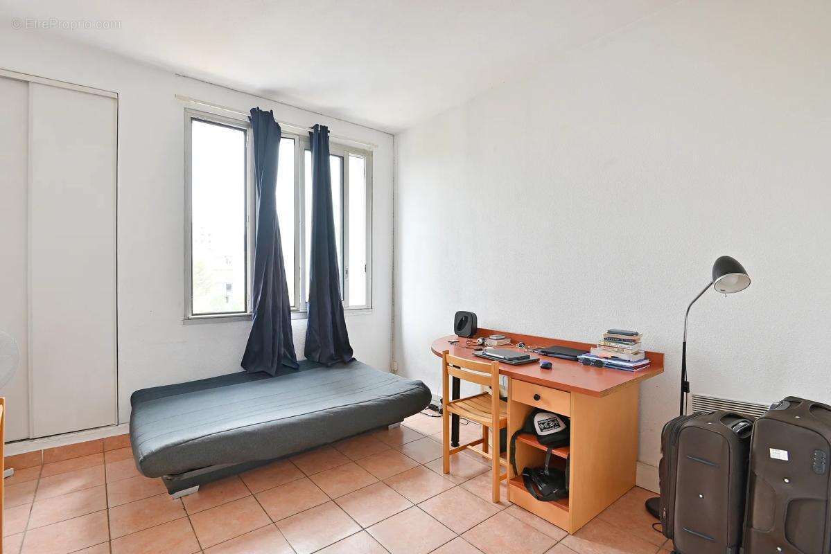 Appartement 1 pièce de 23 m² situé à Nîmes - photo 2