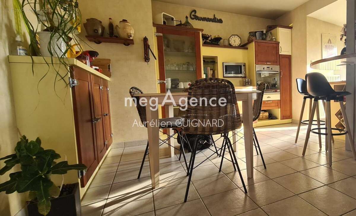 Maison à NUEIL-LES-AUBIERS