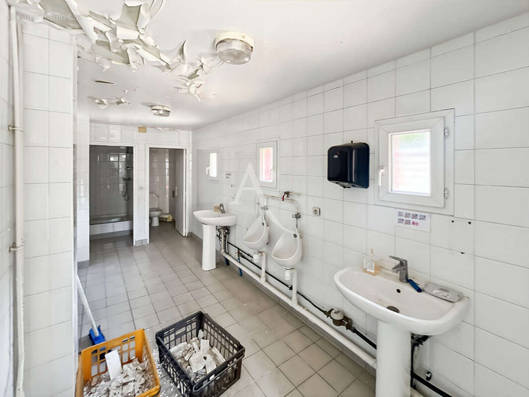 Local commercial Les Mureaux 298 m² - photo 8