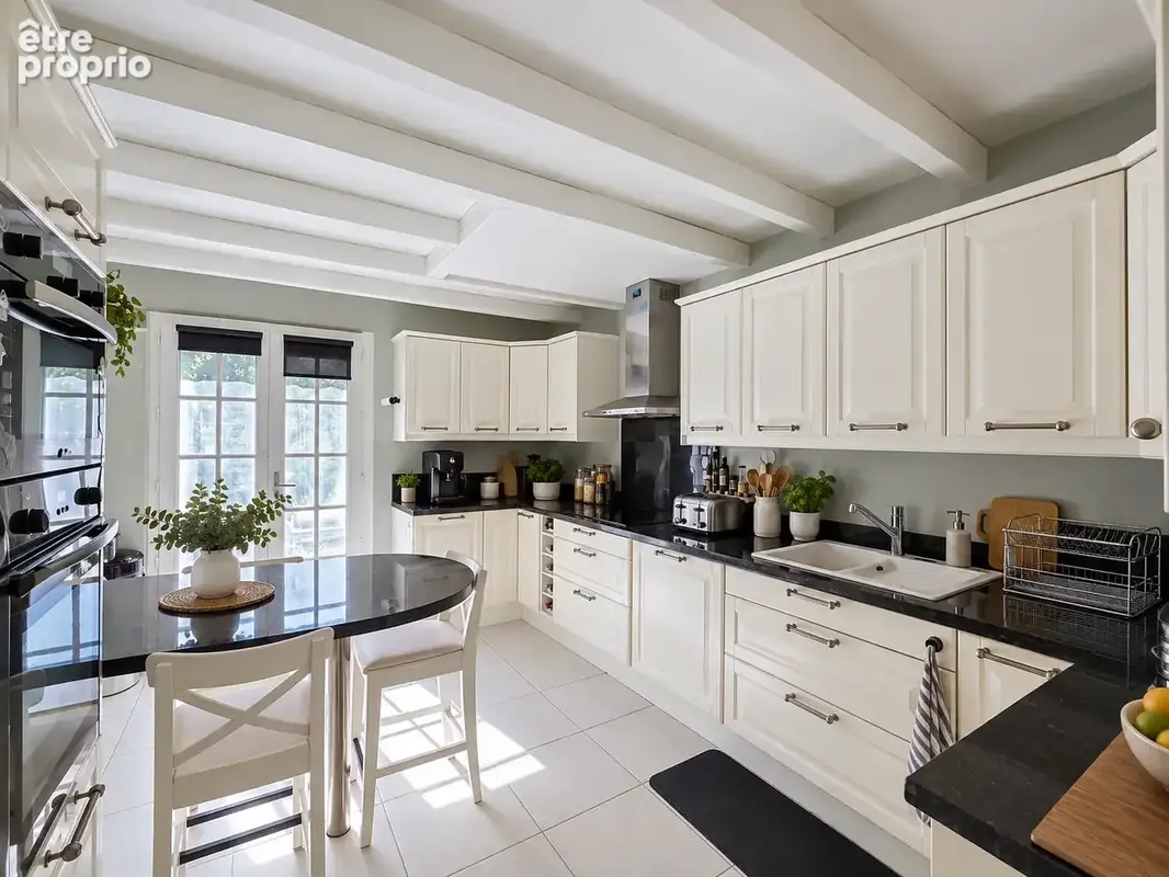 Maison familiale de 142 m2 avec jardin, garage et sous-sol total aménagé - photo 6