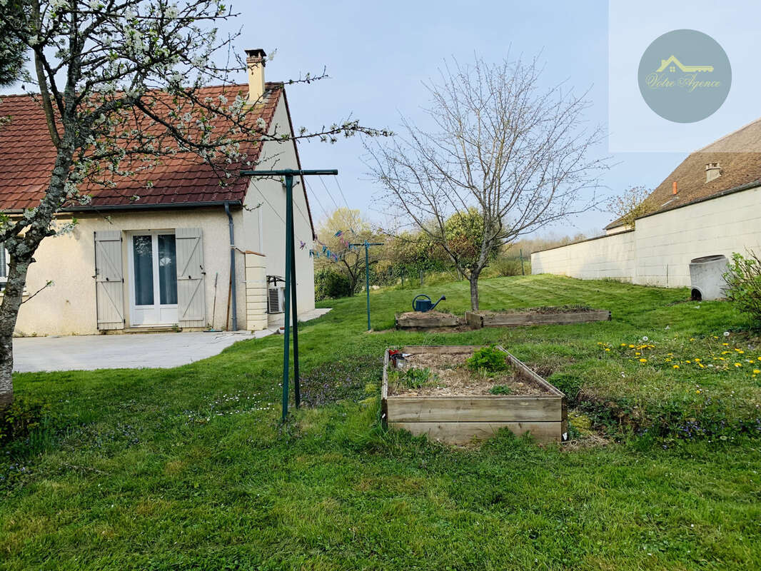 Maison à SAVIGNY-SUR-CLAIRIS