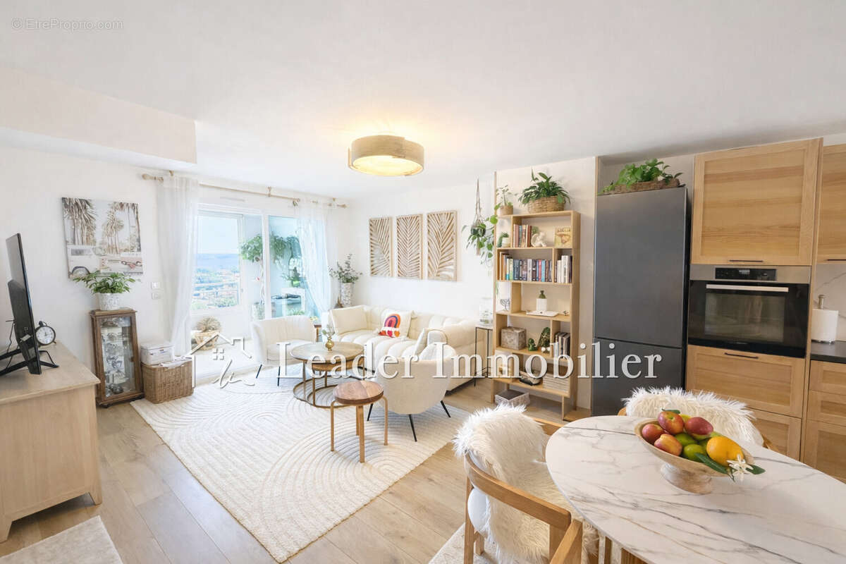 Appartement à VALLAURIS