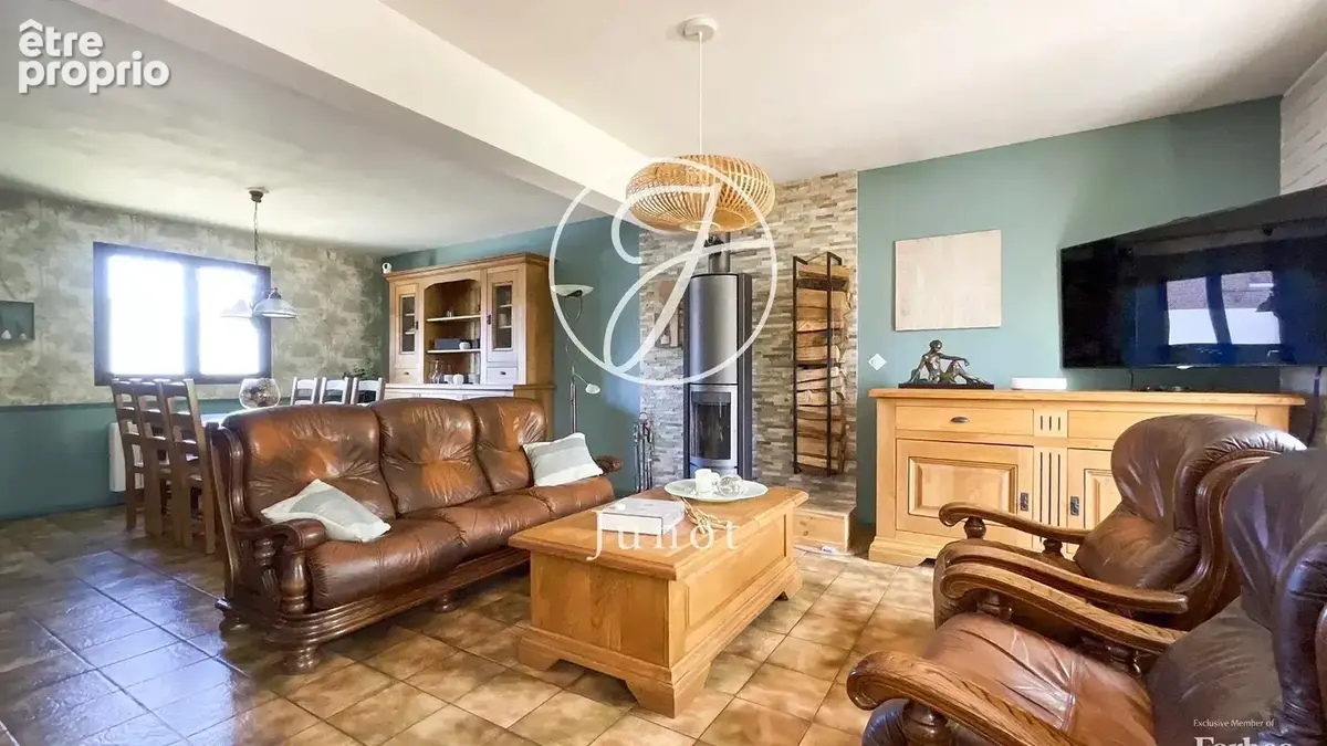 WATTRELOS - Maison individuelle 131 m² - 5 pièces – 4 chambres – Terrain 574m² - Jardin - photo 2