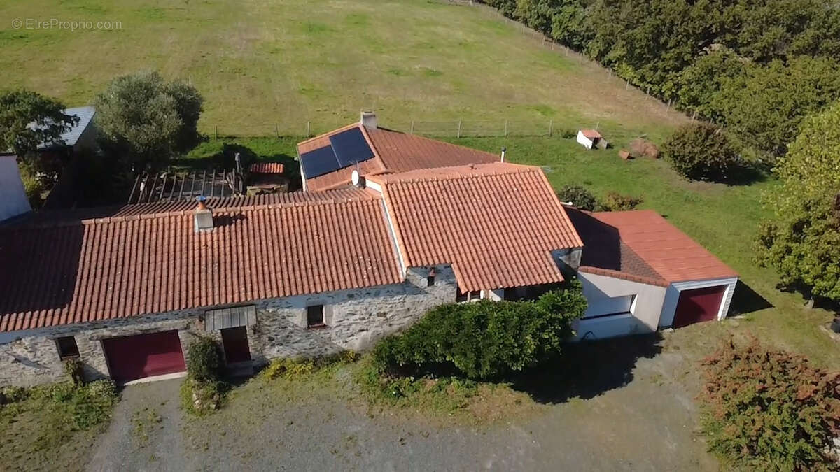 Maison à LE LOROUX-BOTTEREAU