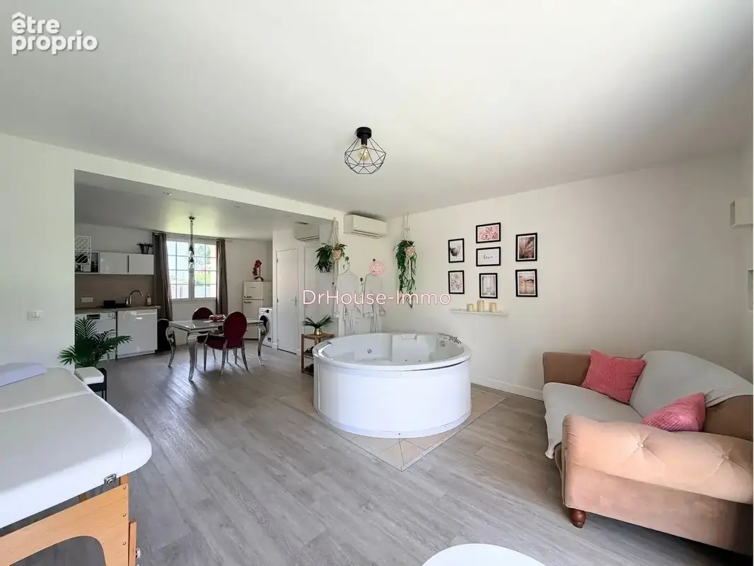 Appartement 4 pièces 126 m² à vendre à Pezarches (77131) - photo 2