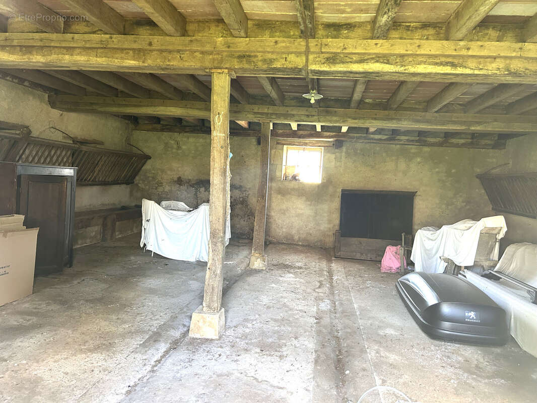 Maison à LURCY-LE-BOURG