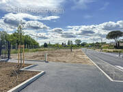 Terrain à LE PONTET