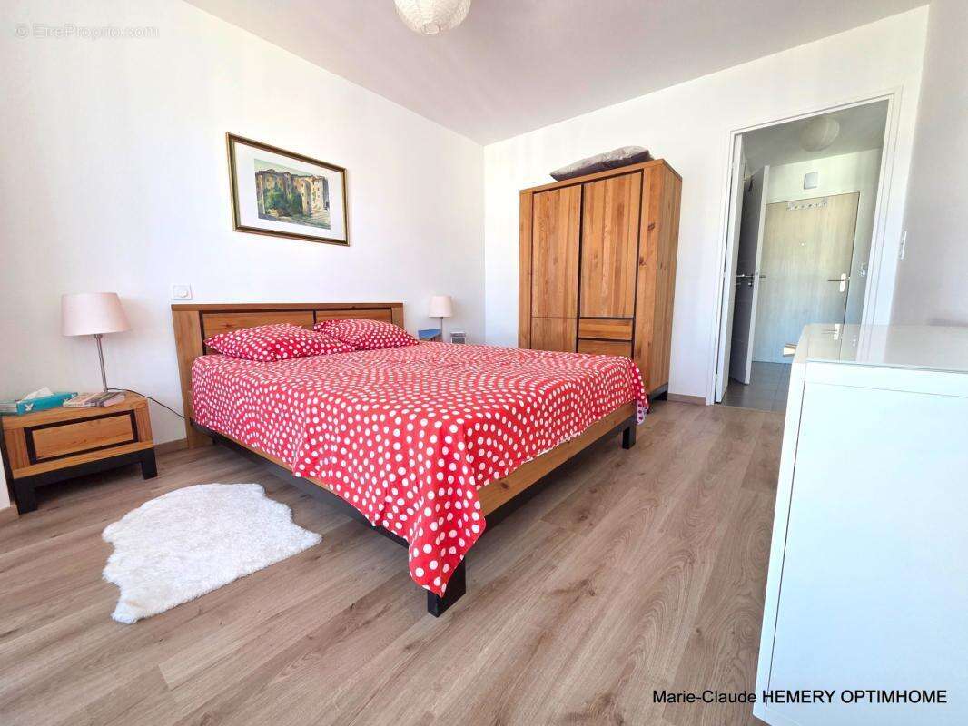 Dinard Médiathèque, appartement T2 de 50.08 m² exposé Sud Est au quatrième étage avec ascenseur. Cave et garage - photo 7